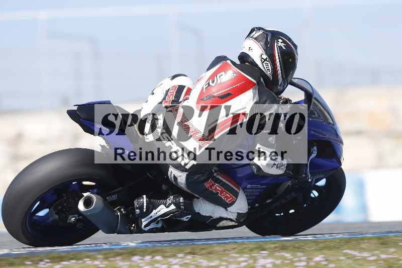 /02 29.01.-02.02.2024 Moto Center Thun Jerez/Gruppe rot-red/backside